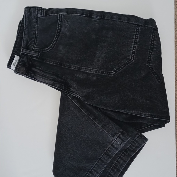 Forever 21 - Premium Cropped Cargo Jeans - Picture 5 of 8